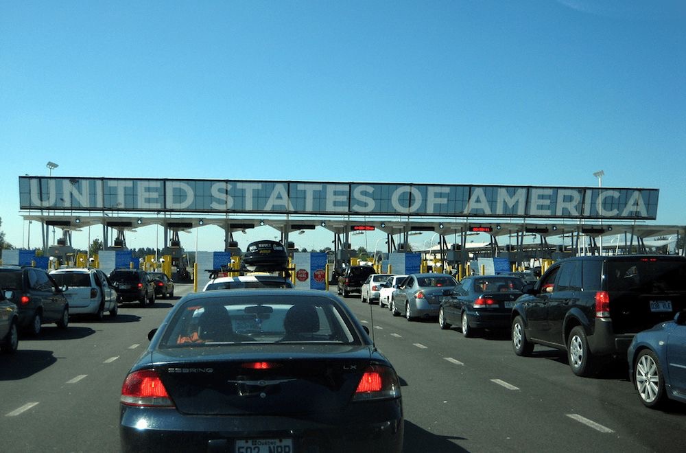 Border crossing wait line
